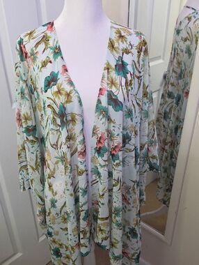 💞4/$20💞 Nina Leonard Mint Floral Open-Front Kimono